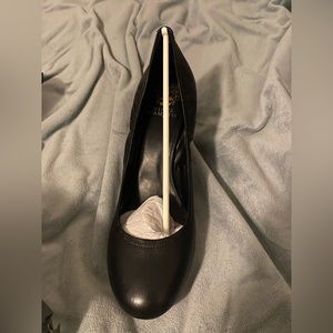 Vince Camuto heels Elmay 11.5